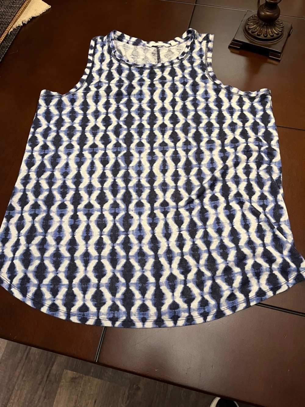 Athleta breezy Navy and White Geometric Sleeveless Tank